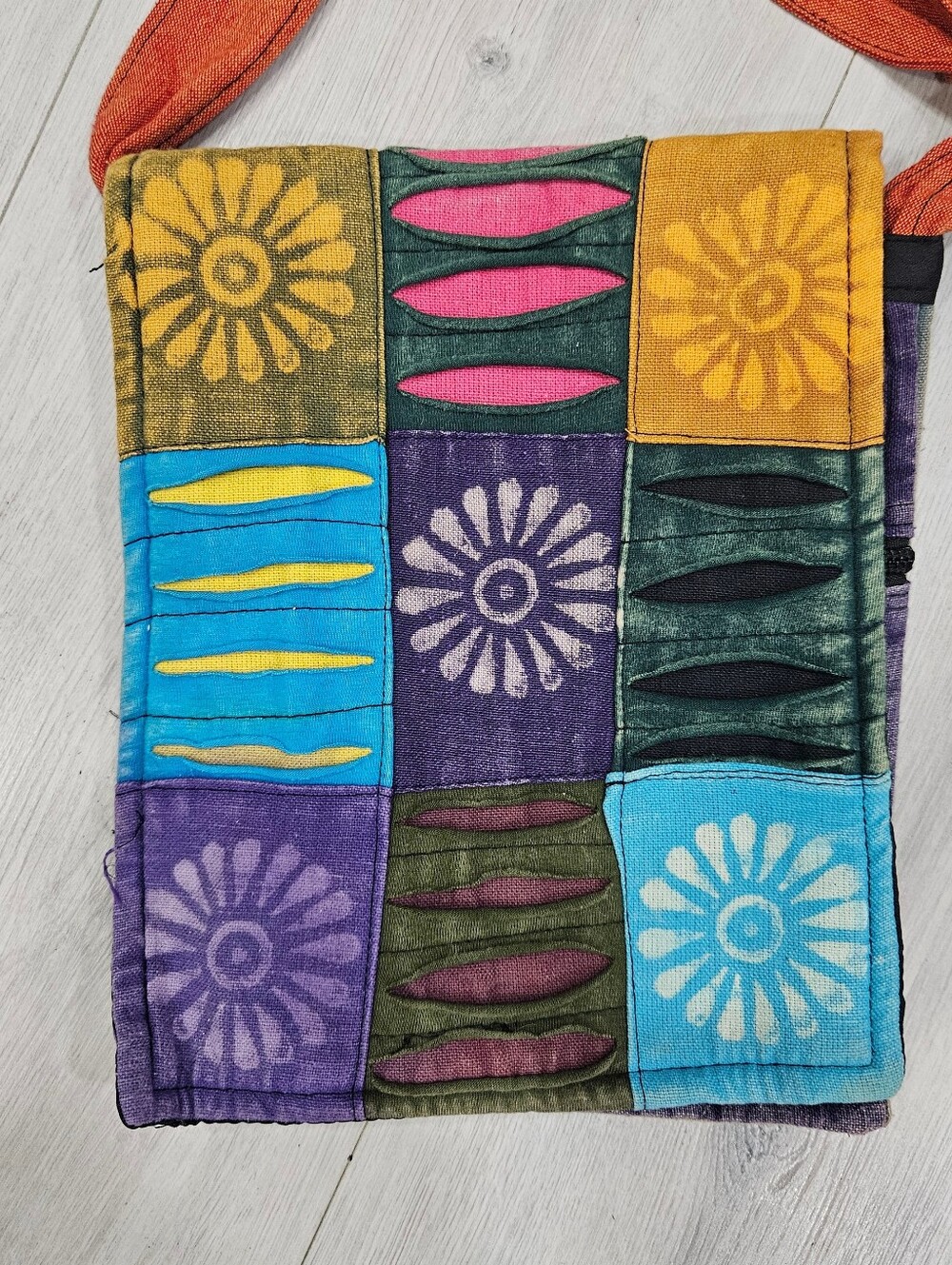 VTG India Cotton Multicolor Patchwork Flower Power Over Dyed Crossbody Flap Bag - Picture 3 of 10